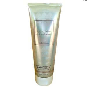 NWT Bath & Body Works Snowflakes & Cashmere Ultimate Hydration Body Cream